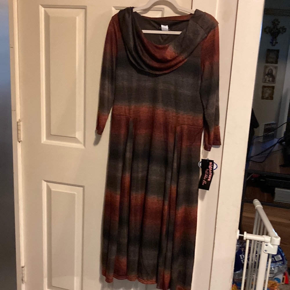 Fall dress signature by Robbie Bee size L